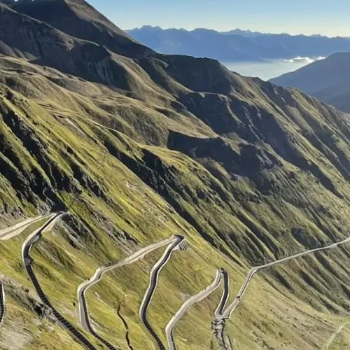 De Alpen van de groepsreizen van THAT Motorreizen