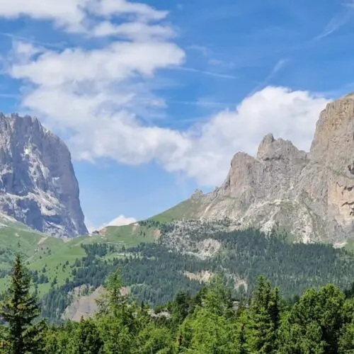 Groepsreizen Italië met THAT Motorreizen, motorrijders onderweg door de Dolomieten en Toscaanse landschappen