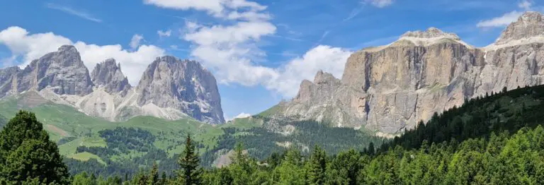 Groepsreizen Italië met THAT Motorreizen, motorrijders onderweg door de Dolomieten en Toscaanse landschappen